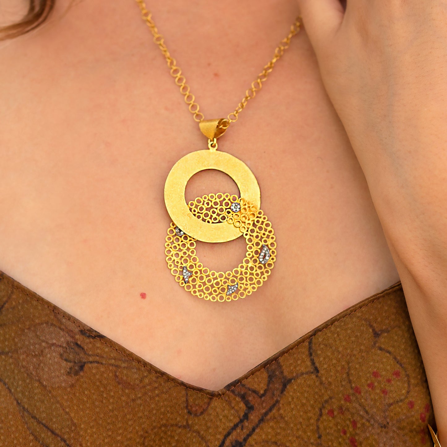 Hawa Infinity Pendant