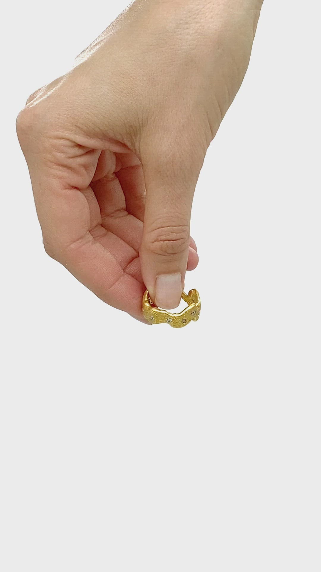 Vintage Gold Ring with Diamonds