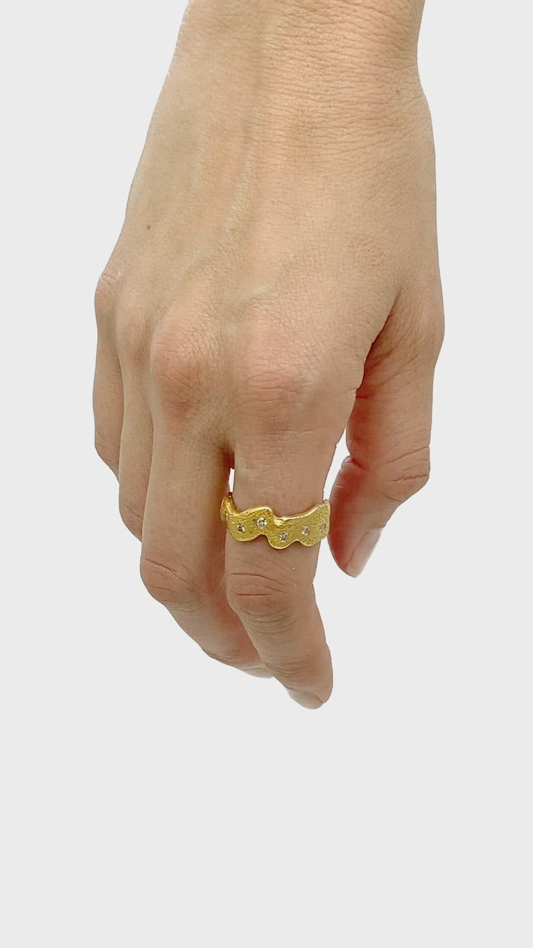 Vintage Gold Ring with Diamonds
