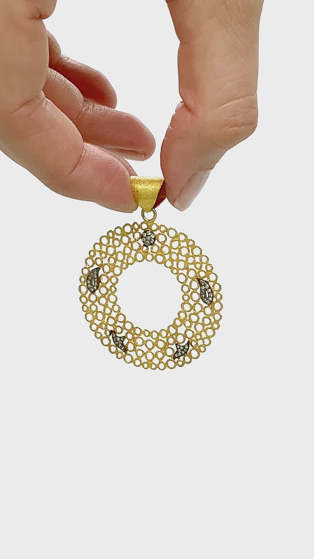 Circle Hawa Pendant